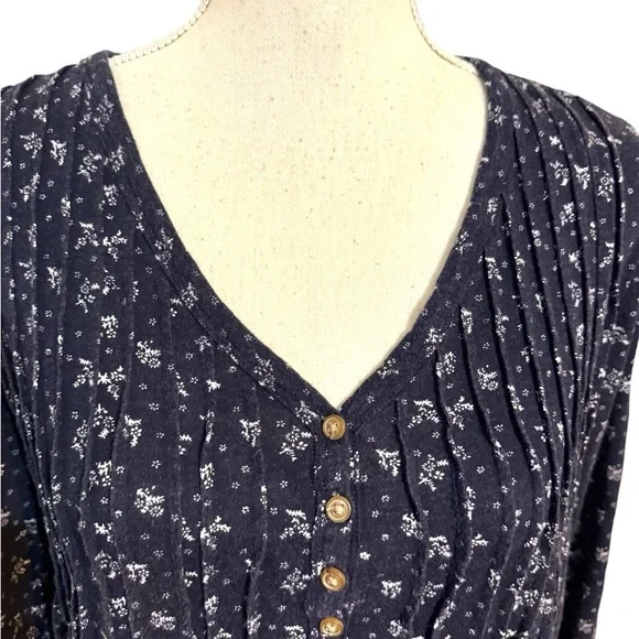 * ❤️!  LUCKY Brand CASUAL TOP   SMALL - Picture 2 of 8